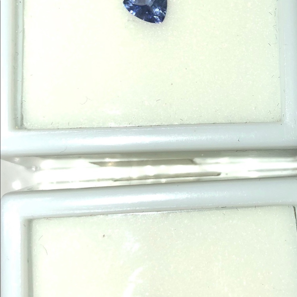 Tanzanite Loose Gemstones. 1.10 ctw. - Picture 3 of 3